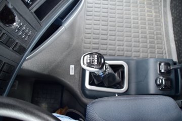 �й����� HOWO T7H�ؿ� ���а� 540���� 6X4ǣ����(ZZ4257W324HE1B)ͼƬ