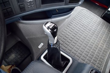 �й����� HOWO T7H�ؿ� ���а� 540���� 6X4ǣ����(ZZ4257W324HE1B)ͼƬ