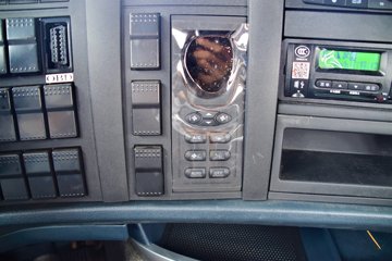 �й����� HOWO T7H�ؿ� ���а� 540���� 6X4ǣ����(ZZ4257W324HE1B)ͼƬ