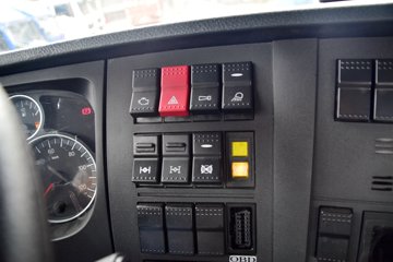 �й����� HOWO T7H�ؿ� ���а� 540���� 6X4ǣ����(ZZ4257W324HE1B)ͼƬ