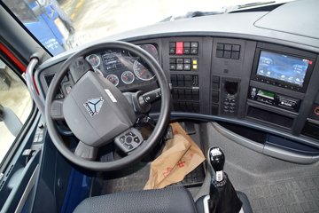 �й����� HOWO T7H�ؿ� ���а� 540���� 6X4ǣ����(ZZ4257W324HE1B)ͼƬ