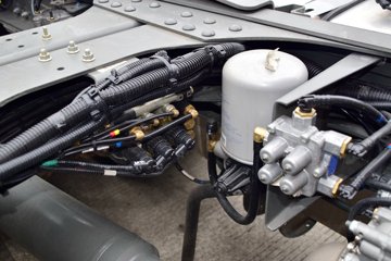 �й����� HOWO T7H�ؿ� ���а� 540���� 6X4ǣ����(ZZ4257W324HE1B)ͼƬ