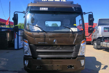 中国重汽HOWO 统帅 154马力 4X2 5.05米排半冷藏车(ZZ5107XLCG421CE199)