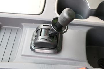 �������� ES5 210���� 6X2 4.8����ж��ͼƬ