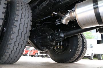 �������� ES5 210���� 6X2 4.8����ж��ͼƬ