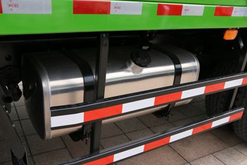 �������� ES5 210���� 6X2 4.8����ж��ͼƬ