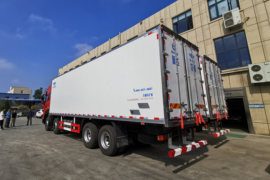 东风天龙KL&nbsp;冷藏车外观图片