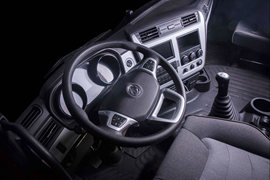 东风天龙KL&nbsp;冷藏车驾驶室图片