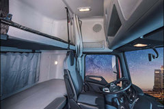 东风商用车 天龙KL重卡 465马力 8X4 9.4米冷藏车(DFH5311XLCAX1V)