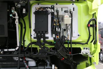 һ����� J7�ؿ� ������ 550���� 6X4ǣ����(��ѿ��)(CA4250P77K25T1E5)ͼƬ