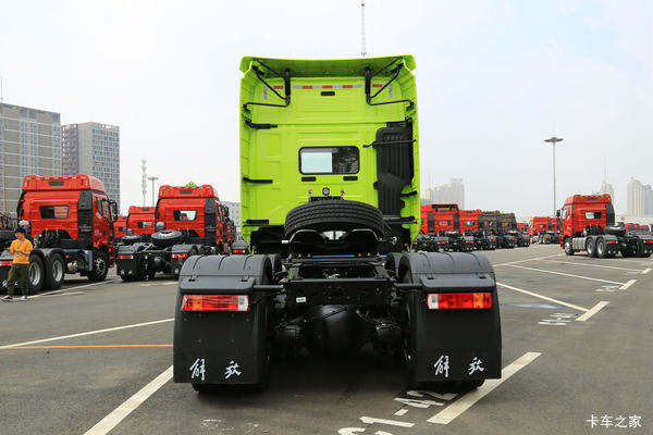 新车到店 武汉市解放J7牵引车仅需45万元
