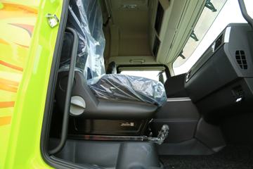 һ����� J7�ؿ� ������ 550���� 6X4ǣ����(��ѿ��)(CA4250P77K25T1E5)ͼƬ