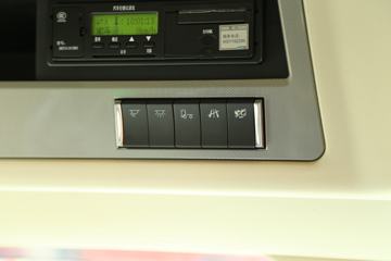 һ����� J7�ؿ� ������ 550���� 6X4ǣ����(��ѿ��)(CA4250P77K25T1E5)ͼƬ