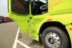 一汽解放 J7重卡 基本型 550马力 6X4牵引车(嫩芽绿)(CA4250P77K25T1E5)