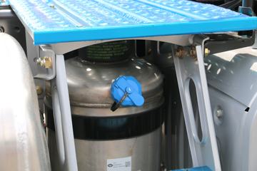 һ����� J7�ؿ� ������ 550���� 6X4ǣ����(��ѿ��)(CA4250P77K25T1E5)ͼƬ