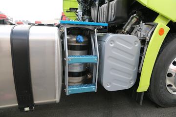 һ����� J7�ؿ� ������ 550���� 6X4ǣ����(��ѿ��)(CA4250P77K25T1E5)ͼƬ