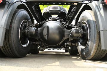 һ����� J7�ؿ� ������ 550���� 6X4ǣ����(��ѿ��)(CA4250P77K25T1E5)ͼƬ