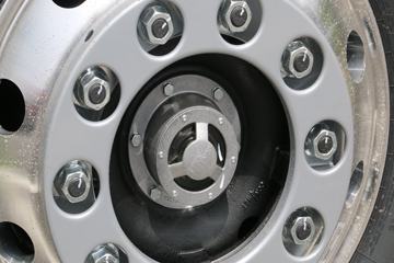 һ����� J7�ؿ� ������ 550���� 6X4ǣ����(��ѿ��)(CA4250P77K25T1E5)ͼƬ