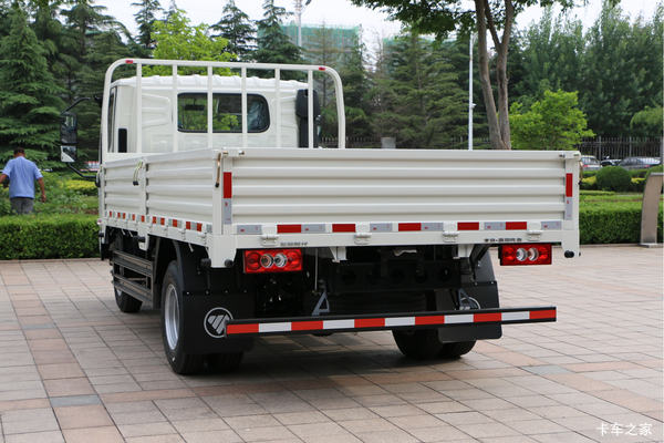 优惠0.2万 泉州市时代领航载货车火热促销中