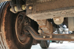 一汽解放 J6L中卡 质惠版 240马力 6X2 8.7米栏板载货车(CA1250P62K1L7T3E5)