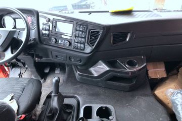 �ൺ��� JH6�ؿ� 430���� 8X4 8.4����ж��ͼƬ