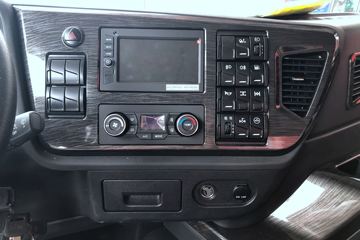 �ൺ��� JH6�ؿ� 430���� 8X4 8.4����ж��ͼƬ