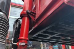 青岛解放 JH6重卡 430马力 8X4 8.4米自卸车