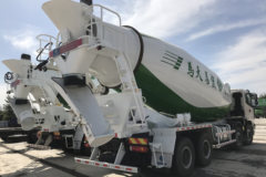 福田 欧曼ETX 375马力 8X4 5.8方混凝土搅拌车(BJ5313GJB-AB)