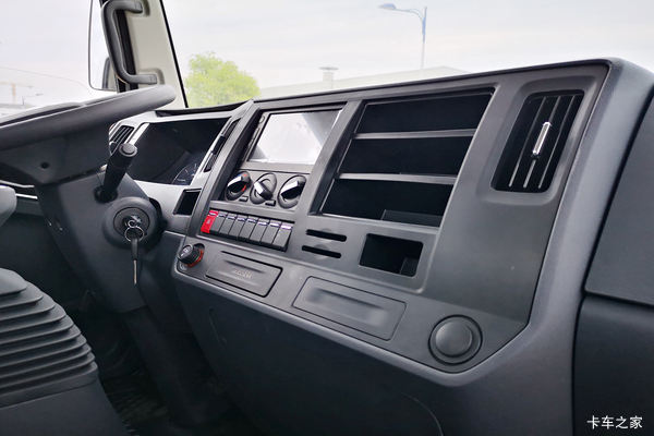 商丘风云汽车贸易有限公司上汽跃进C500单排箱优惠活动已经展开。