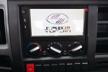 跃进 超越C500-33 物流版 150马力 4.2米单排轻卡底盘图片