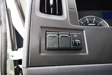 跃进 超越C500-33 物流版 150马力 4.2米单排轻卡底盘图片