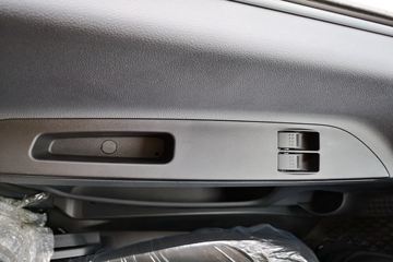 跃进 超越C500-33 物流版 150马力 4.2米单排轻卡底盘图片