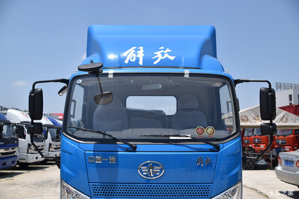 优惠 0.3万 J6F载货车165马力优惠促销中