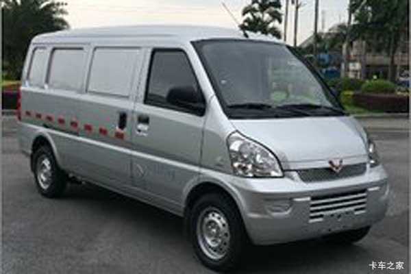 五菱 荣光 2021款 加长基本型 5座 99马力 1.5L封窗车(国六)
