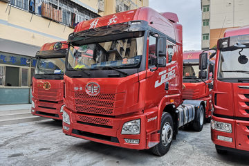 青岛解放 JH6重卡 370马力 4X2 牵引车(锡柴)(CA4180P26K24E5A80)