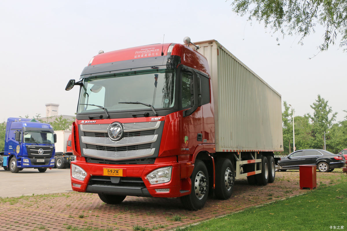 福田 欧曼EST 6系重卡 430马力 8X4 9.6米厢式载货车
