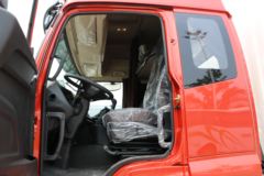 福田 欧曼新ETX 6系重卡 280马力 8X2 9.6米厢式载货车(BJ5313XXY-AC)
