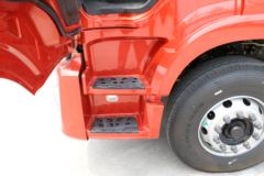 福田 欧曼新ETX 6系重卡 280马力 8X2 9.6米厢式载货车(BJ5313XXY-AC)