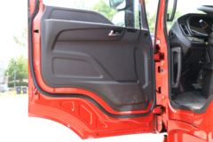 福田 欧曼新ETX 6系重卡 280马力 8X2 9.6米厢式载货车(BJ5313XXY-AC)