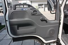 庆铃 五十铃100P 95马力 4.25米单排厢式轻卡