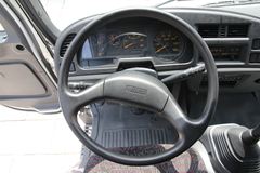 庆铃 FVR重卡 240马力 4X2 7.1米厢式载货车(QL5150XWQFRJ)