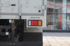 庆铃 FVR重卡 240马力 4X2 7.1米厢式载货车(QL5150XWQFRJ)