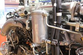 五十铃6缸系列&nbsp;发动机外观                                                图片