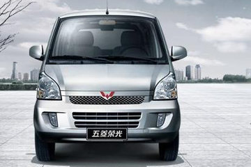 2011款 五菱荣光 豪华型 82马力 1.2L面包车