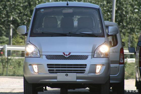 2011款 五菱荣光 舒适型 82马力 1.2L面包车