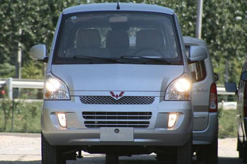 2011款 五菱荣光 豪华型 107马力 1.5L面包车