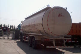 北奔重卡&nbsp;粉粒物料运输车上装图片