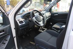 福田 拓陆者 2012款 四驱 2.8L柴油 双排皮卡(BJ2037)