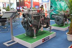 玉柴YC6M340N-40 340马力 10L 国四 天然气发动机