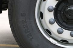 福田 欧曼GTL 6系重卡 280马力 6X2 9.6米厢式载货车(BJ5259XXY-AA)